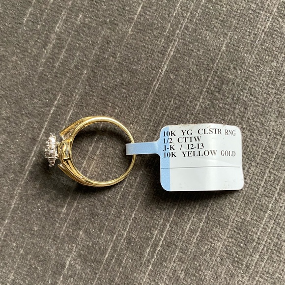 Yellow Gold Diamond Ring - Picture 5 of 8